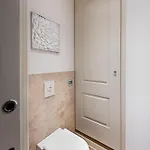 Luxury Lake-front Catullo By Whale Homes *