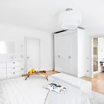 Luxury Lake-front Catullo By Whale Homes *