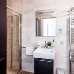 Luxury Lake-front Catullo By Whale Homes Διαμέρισμα Σιρμιόνε