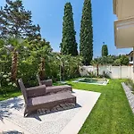 Luxury Lake-front Catullo By Whale Homes Διαμέρισμα