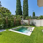Διαμέρισμα Luxury Lake-front Catullo By Whale Homes *