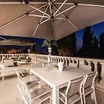 Luxury Lake-front Catullo By Whale Homes