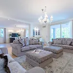Luxury Lake-front Catullo By Whale Homes *