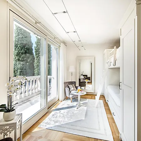 Apartment Luxury Lake-front Catullo By Whale Homes