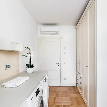 Luxury Lake-front Catullo By Whale Homes Apartment