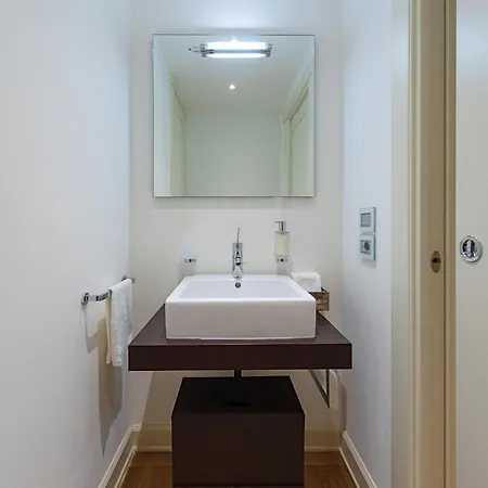 Apartment Luxury Lake-front Catullo By Whale Homes *