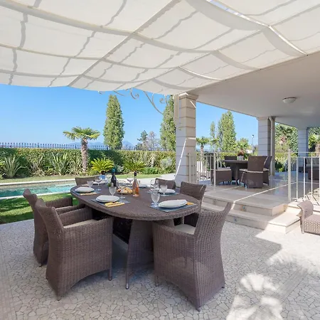 Apartment Luxury Lake-front Catullo By Whale Homes Sirmione