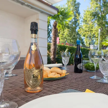 Luxury Lake-front Catullo By Whale Homes Apartment Sirmione