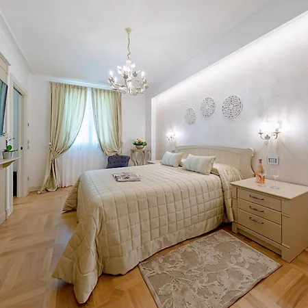 Apartment Luxury Lake-front Catullo By Whale Homes *