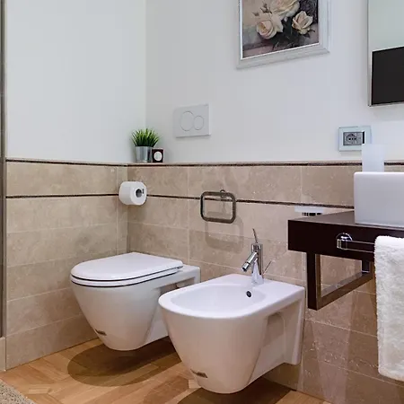 Luxury Lake-front Catullo By Whale Homes Apartment *