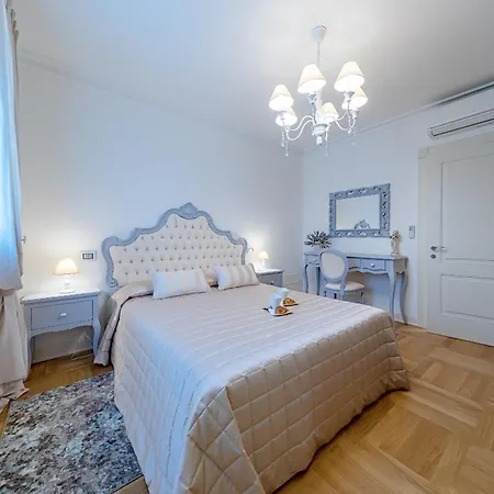 Luxury Lake-front Catullo By Whale Homes Apartment Sirmione